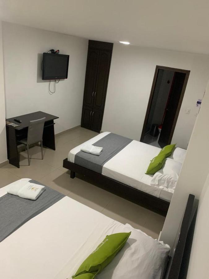 Hotel Castellon Plaza Pereira Buitenkant foto