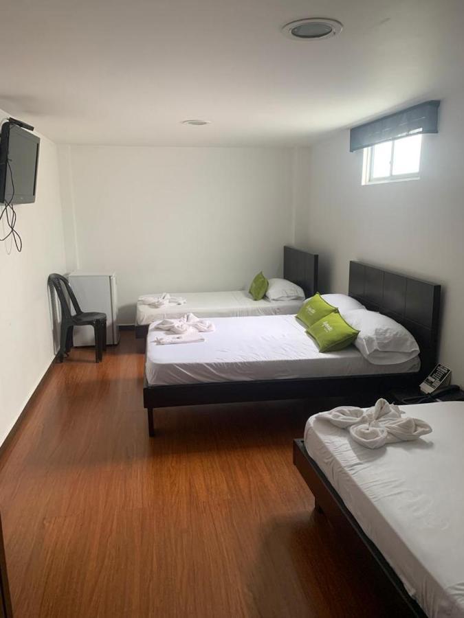 Hotel Castellon Plaza Pereira Buitenkant foto